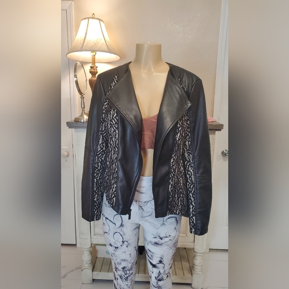 G.I.L.I Faux Leather Motorcycle Jacket W/ Bonded Lace Black Color  Size 10 - Picture 2 of 9